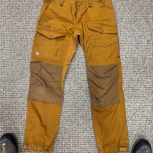 Fjallraven Men's Tan Cargo Pants